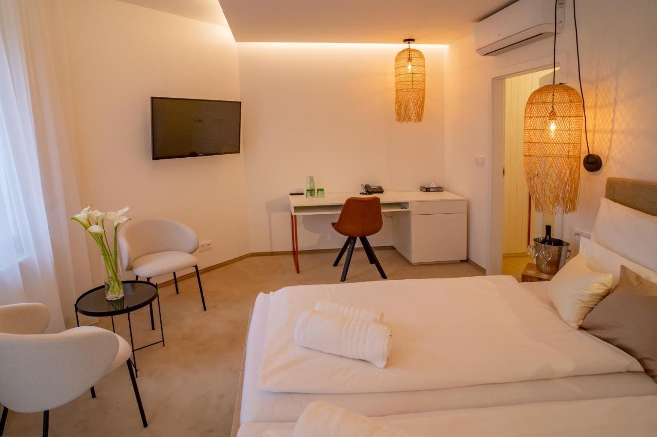 Hotel U Kaplicky Pisek  Luaran gambar