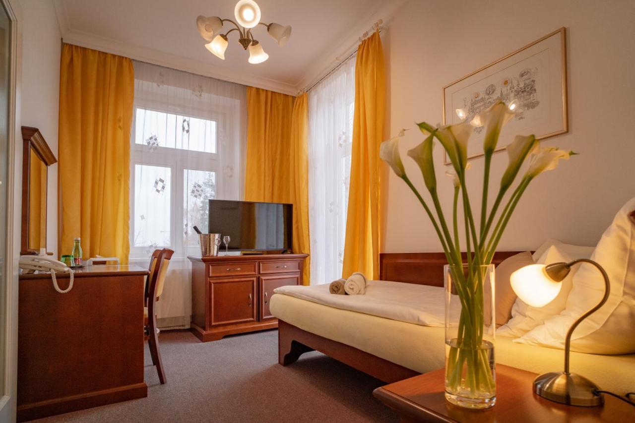 Hotel U Kaplicky Pisek  Luaran gambar