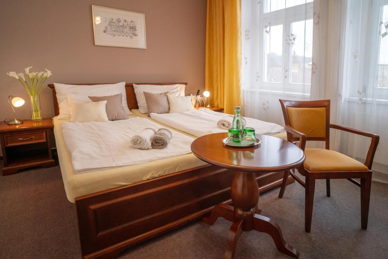 Hotel U Kaplicky Pisek  Luaran gambar