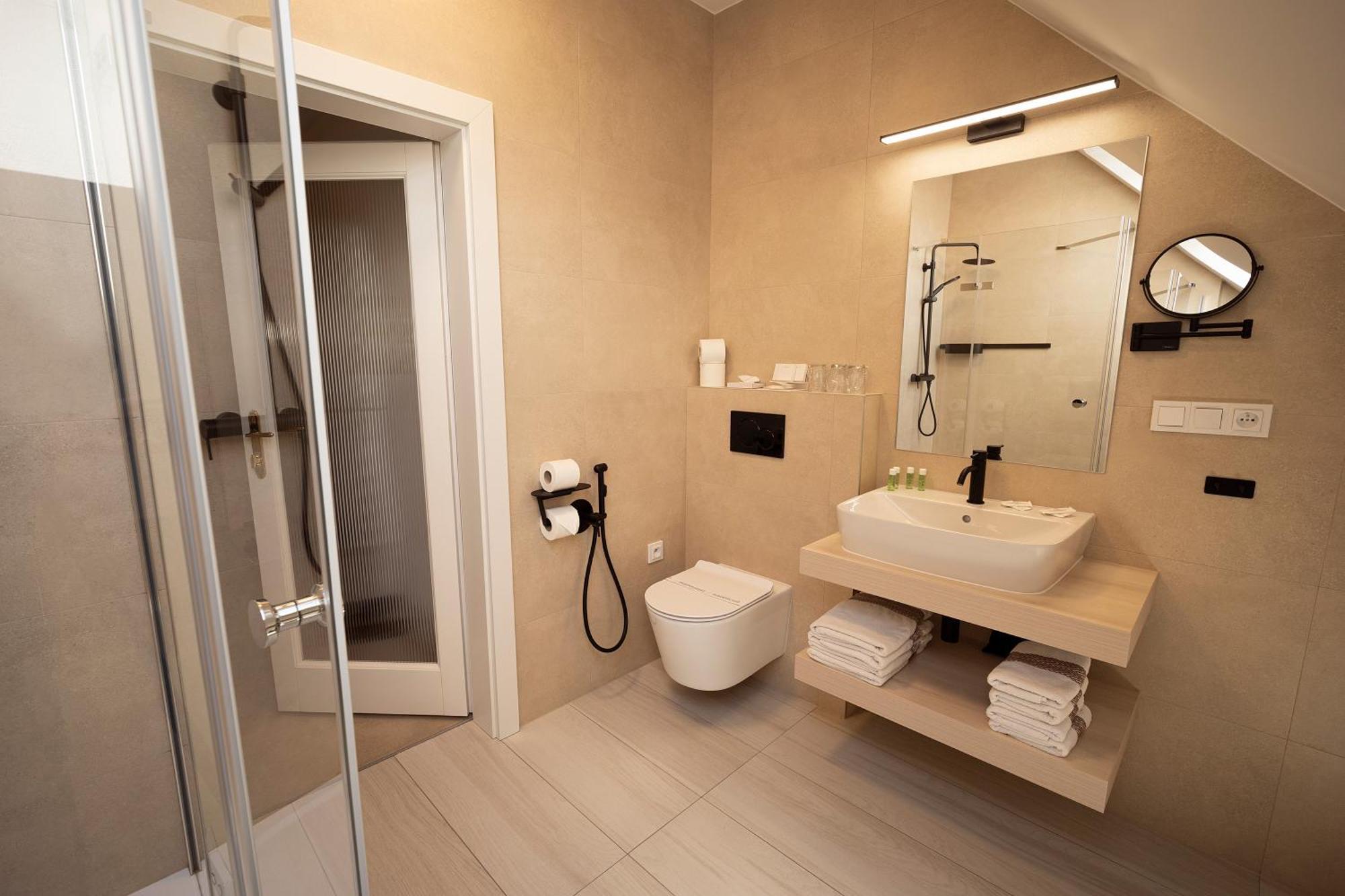 Hotel U Kaplicky Pisek  Luaran gambar