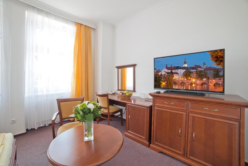 Hotel U Kaplicky Pisek  Luaran gambar